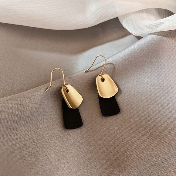 Emmie Jaise Double Layer Petal Dangle Hook Earrings Black Gold Gift Packaged - Picture 1 of 9